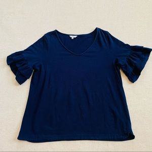 SOLD*** Crown & Ivy Top